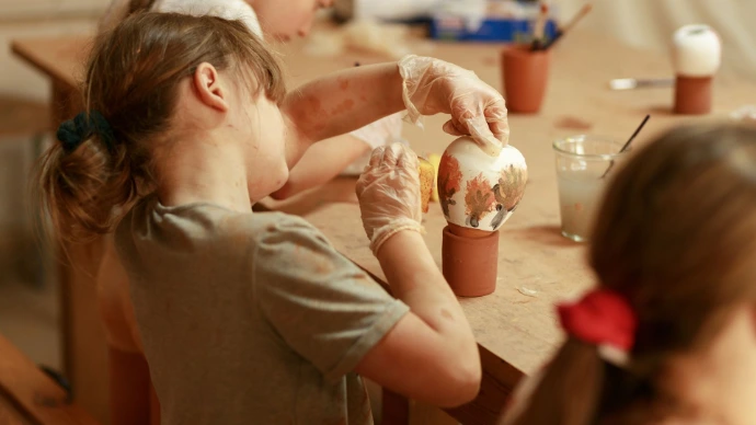 Décoration sur céramique enfants